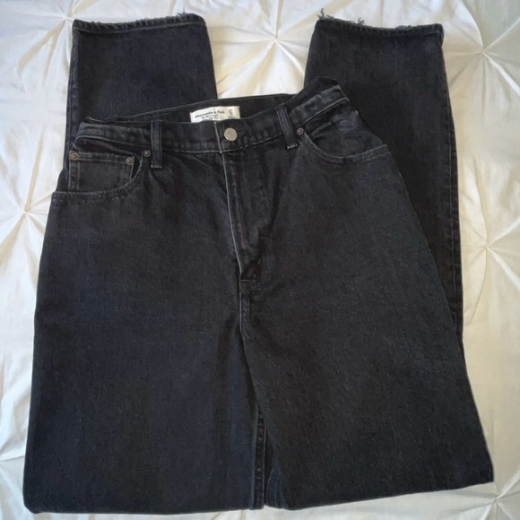 Abercrombie & Fitch The 90’s Straight Ultra High-Rise Black Jeans SIZE 27 / 4R - Picture 3 of 8
